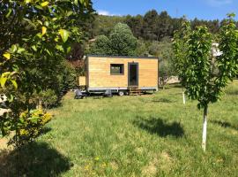 Studio Tiny House campagne Aix en Provence avec possibilité spa, Hotel in Gardanne