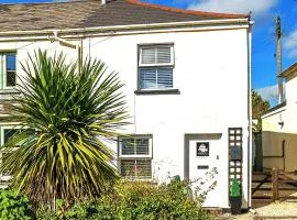 Fowey, quaint cottage near sea