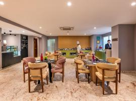 Comfort Inn Grand, Kaushambi, hotel i Ghaziabad