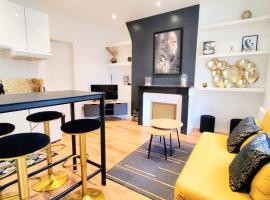 CHIC & ELEGANT - Au Coeur de la Ville, Hotel in Lisieux