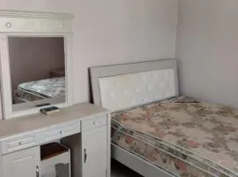 شقة رائعة قريبة للبحر