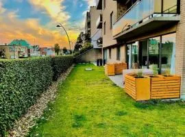 CRW FLAT - Spacious ground floor apartment with garden