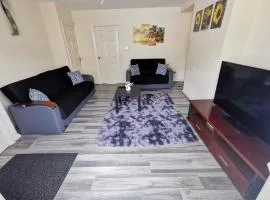 Spacious 3-bedroom home in Birmingham with driveway parking