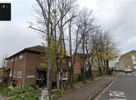 1 bedroom maisonette in a leafy suburb of London
