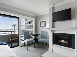 456 Embarcadero Inn & Suites