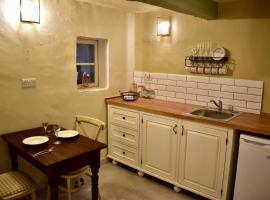 Arcanum apartment 1 very close to seafront bus station and ferry to Valletta, pet-friendly hotel in Senglea