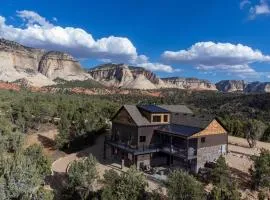 Sandstone Pointe, Elegance Among the Cliffs