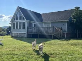 Bears Valley Inn - Cozy Pet Friendly Family Retreat - 15 Min to Top Attractions - Game Room & Private Fishing Hole