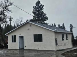 Cute Little House at Mt Shasta, biệt thự ở Mount Shasta