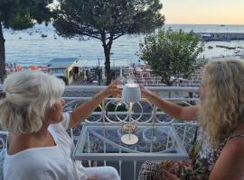 Galene - Beachfront in Costa d'Amalfi, hotel with hot tubs in Maiori
