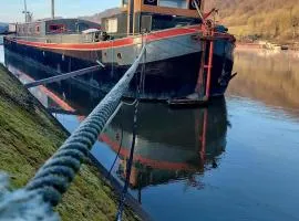 Une perle ! Péniche complète pour 8 sur la Meuse, région Namur