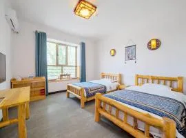 Dunhuang Hu Yang Inn