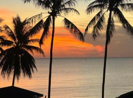 Reboot Retreat Beach Resort, Restaurant, and Coffee Shop, hotel v destinaci Ban Talat Bang San