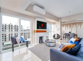 Luxury Condo Ocean View 1,2,3, & 4 Bedrooms Infinity Pool Gym Spa Next to Okada Solaire MOA NAIA Airport