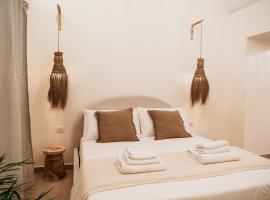OAZA Design Apartments Jacuzzi Suite or Shower City Center Catania, Hotel in Catania