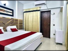 Studio Apartment- New Project -Furnished-Pick & Drop, hotel que aceita pets em Karachi