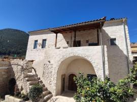 Large and Comfortable House at Leonidio's Sunny Side, Hotel in Leonidi