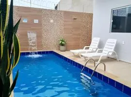 Casa c Piscina, Churrasqueira e Ótima localização