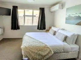 Modern Private Apartment with AC and free parking