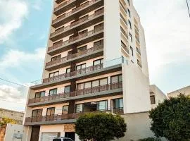 Amplio dpto de 2 dorm y balcón Como en Casa-Scz