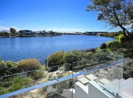 Waterfront Stylish Luxury, Light, Relaxed