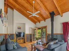 StayAU Conifer Cottage 2BR Serene Lakeside Haven