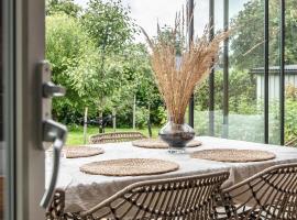 Private villa in central &Ouml;stersund, casa r&uacute;stica em &Ouml;stersund