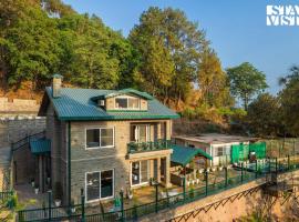 StayVista at Villa Montierra with Luxury Pool Villa & Complimentary Breakfast, Hotel in Kasauli
