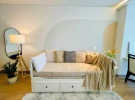 Cozy Spacious 55sqm 1BR 200m BTS PhraKhanong, 10min Thonglo