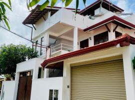 Sand & Surf Guest House, bed and breakfast v Negombu