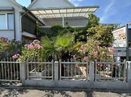 Ferienwohnung Insel Reichenau, &xi;&epsilon;&nu;&omicron;&delta;&omicron;&chi;&epsilon;ί&omicron; &pi;&omicron;&upsilon; &delta;έ&chi;&epsilon;&tau;&alpha;&iota; &kappa;&alpha;&tau;&omicron;&iota;&kappa;ί&delta;&iota;&alpha; &sigma;&epsilon; Rheinstra&szlig;e