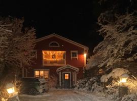 Charmig villa med bastu och snabbt wifi, resorts de esqu&iacute; en L&aring;ngav