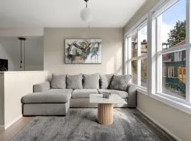 ARCTIC HOMES - The Town House