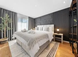 Exclusive 2BR Apartment, Superking Bed, Near Central London