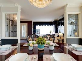 4 Beds Entire House Wifi Parking, hotel v destinaci Laval-des-Rapides