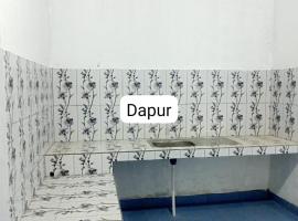 Delengan Aladin homestay, hotel v destinaci Kenaran