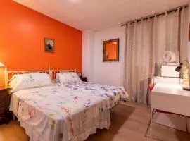 Mirador 2 del Mercado Central - habitacion con baño privado en el centro de la Ciudad Vella