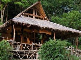 Luhngam Homestay, hotel v destinaci Mon