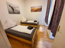 Zentrales Apartment mit Küche & WLAN, Perfekt für Paare & Geschäftsreisende