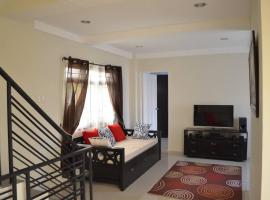 Home in Pasig, hotel em Manila