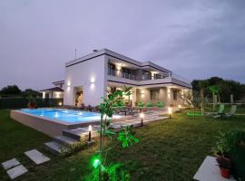 Къща за гости Вила Буч, Hotel mit Pools in Kvartal Mala Kutlovitsa