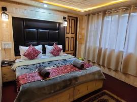 Viesnīca Hotel K2 Alpine pilsētā Pahalgama