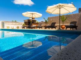 皇家酒店，位于科洛尼亚-德尔萨克拉门托的酒店