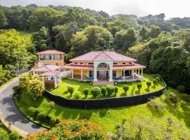 Luxe - 5 Lakeview Villas - Weddings - Retreats - AC - Pool - Hot Tub - Sleeps 25