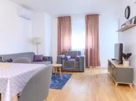 Viktor i Kasija green hill