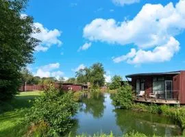 Escape to a green retreat by Belvilla