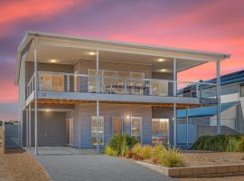 Bungala Coastal Retreat 12 Nereus Drive, ξενοδοχείο σε Normanville