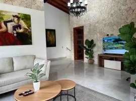 Palos altos house Poblado 6 min to Provenza