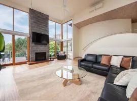 Cedar Views in McCrae