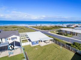 Cool Beach “Shack'' + Spectacular Views + Netflix, ξενοδοχείο σε Middleton